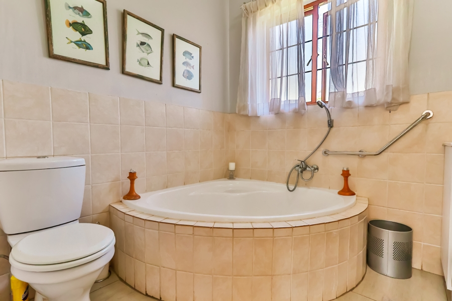 4 Bedroom Property for Sale in The Coves North West